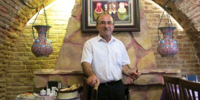 Sahin, ein Kellner des Restaurants Pedaliza